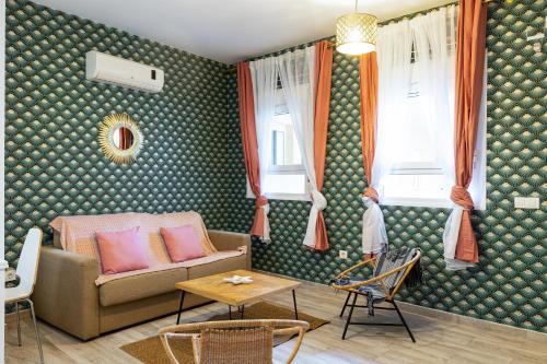 Perchel Norte Apartamento | Holidays2Malaga Duplex Huerta del Obispo Junto Casco historico