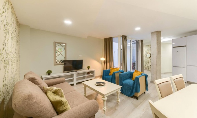 San Felipe Neri Apartamento | Holidays2Malaga Suite 2 Planta Baja y adaptado
