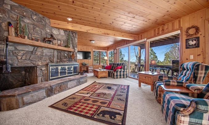 Rapid City Apartamento | Holliday House Cabin