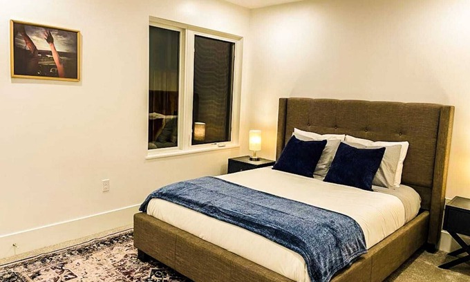 Clawson Apartamento | Hollis House