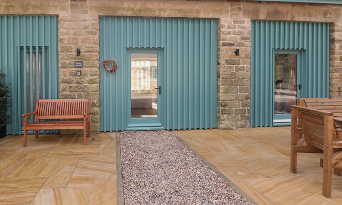 Hollow Meadows Cabaña | HOLLY COTTAGE, pet friendly in Bolsterstone / Ewden Village