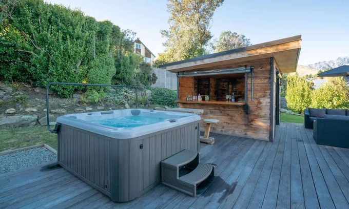 Kelvin Heights Casa | Holly Court Haven Sum