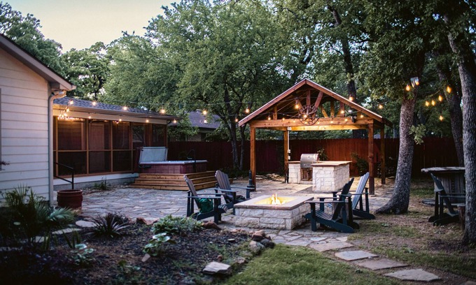 Irving Casa | Holly's Texas Oasis
