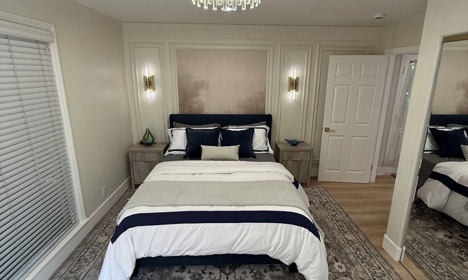 Hollywood Casa | Hollywood Garden Getaway