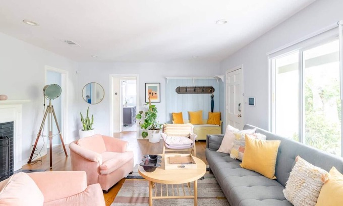 North Hollywood Casa | Hollywood Garden/Mid-Century Home close to Universal Studios