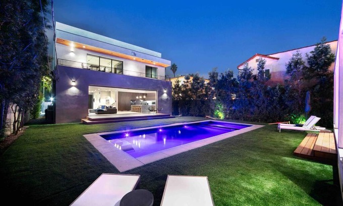 Melrose Villa | Hollywood Hills 5 BR Villa, Pool, Rooftop, Parking