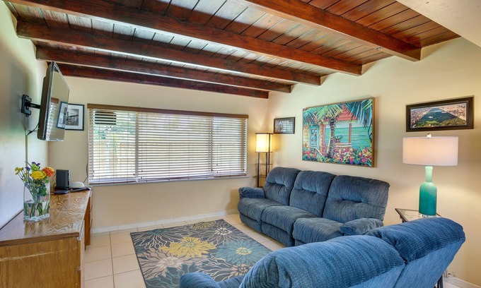 Park East Casa | Hollywood Vacation Rental ~ 4 Miles to the Beach