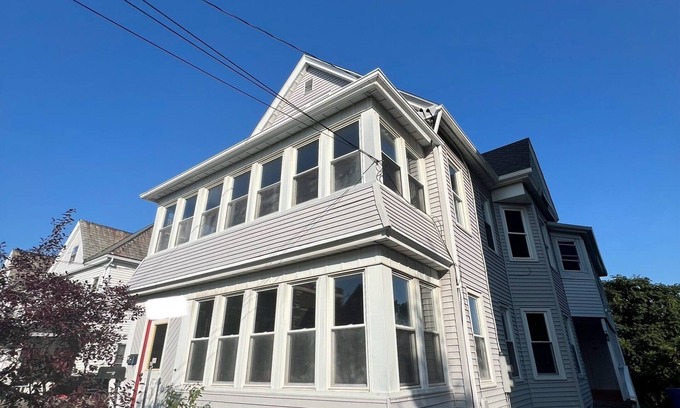 Holyoke Casa | Holyoke House Oasis - Near Colleges, Cities & More