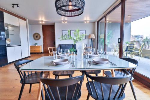 Vitacura Apartamento | HOM I 2D2B cerca al mall Parque Arauco con Parking AV103