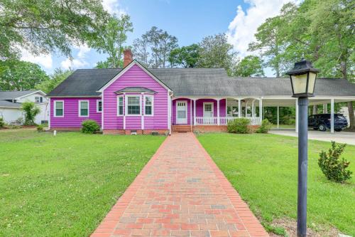 Conway Casa | Home 1 Mi to Dtwn Conway Great for Beach Days!