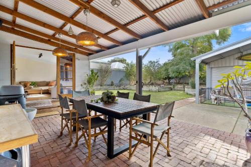 Willagee Casa | Home Among The Gum Trees