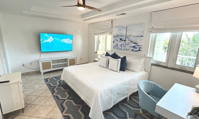 New Braunfels Condominio | Home Away From Home Luxury 1-bedroom Pool View Condo at Turtle Cove Marina