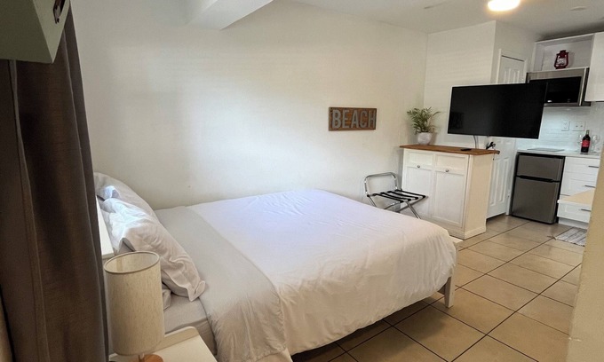 Pompano Beach Apartamento | Home Away from Home Studio in Pompano Beach