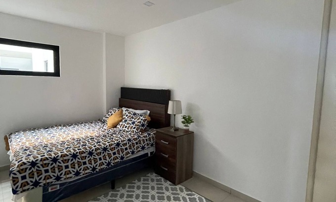 San Salvador Apartamento | Home away from home with a view!