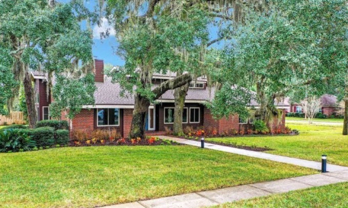 Jacksonville Casa | Home Away from Home! Close to Everything! JU only 5 Mins Away!!!