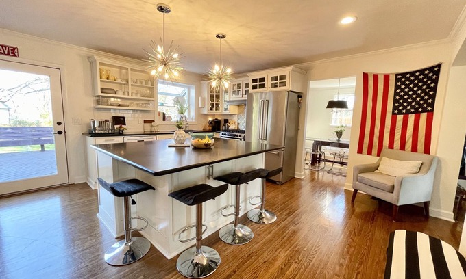 Green Hills Casa | Home Away From Home (5 miles to downtown)