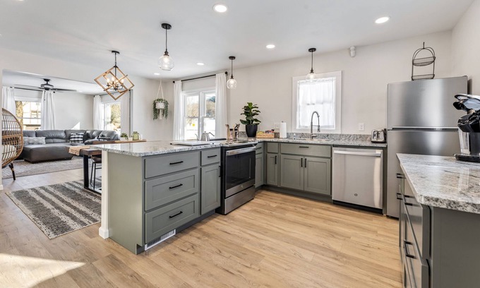 La Crosse Casa | Home away from home! Beautiful house all to you!