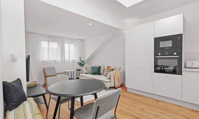 Eastbourne City Centre Apartamento | Home Away from Home Stylish Apartment Retreat