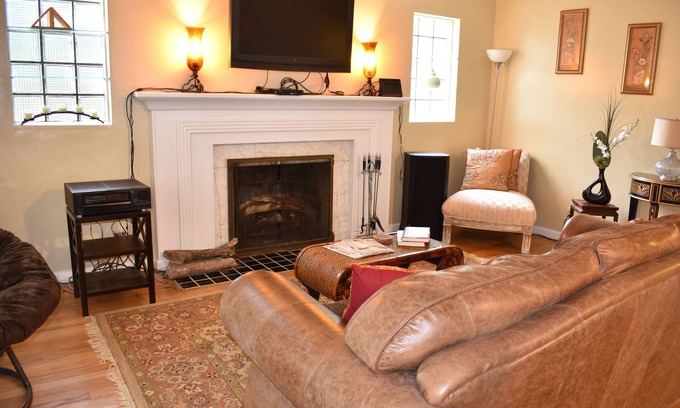 Detroit Casa | Home Away from Home in Malvern Hill, Sleeps 7-8