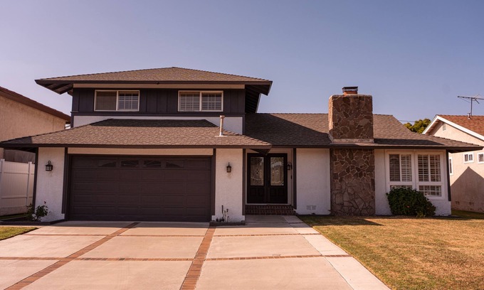 Cypress Casa | Home away from home near Disneyland, Knott's Berry Farm, the beach, LA!