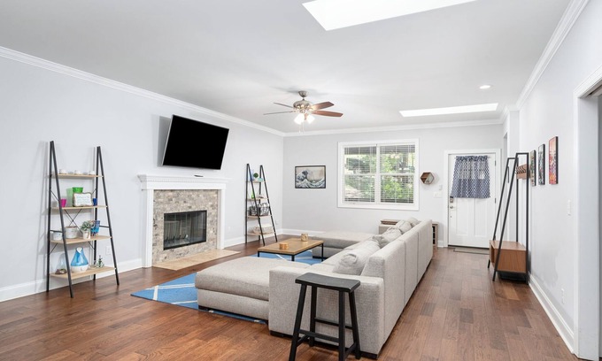 Woodfin Casa | Home away from home to be with friends and family!