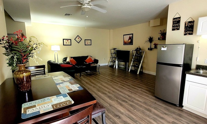 Lutz Casa | Home Away From Home