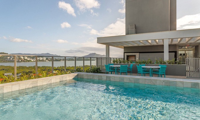 Saco Grande Apartamento | Home Cacupé: Conforto c/Piscina Vista Mar WF8996