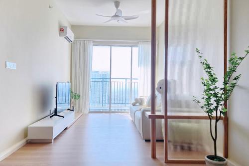 Bandar Perda Apartamento | Home Cinema - BM City Centre - 4km to Icon City at The Metropol Muji Style Apartment