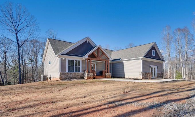 Roaring River Casa | Home Gym & Fireplace: Roaring River Retreat