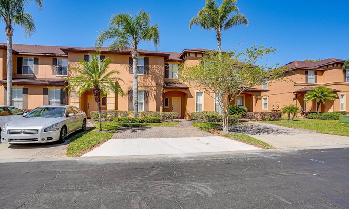 Highlands Reserve Condominio | Home in Gated Resort Paradise Near Disneyworld with all Resort Fees Paid!