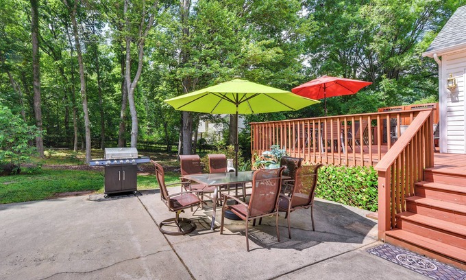 Matthews Casa | Home in Matthews w/ Fenced Yard & Spacious Deck!