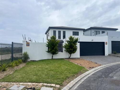 Bloubergstrand Casa | Home in Parklands East