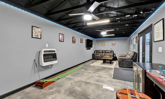 Madison Heights Casa | Home in Royal Oak w/ pool & sauna & dream garage