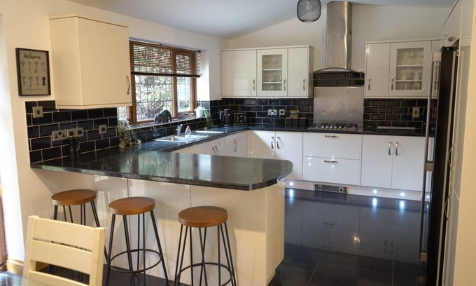 Rugby Casa | Home in Rugby Warwickshire