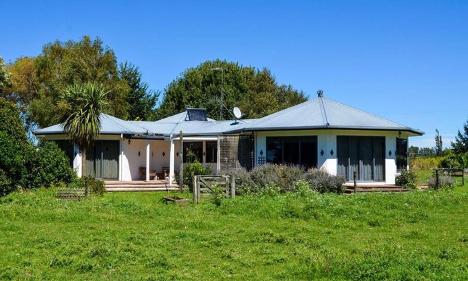 Tuamarina Casa | Home in the vineyards