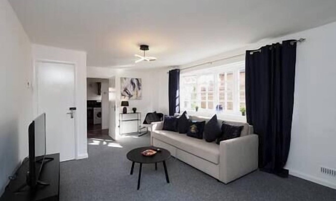 Wellesbourne Casa | Home in Wellesbourne