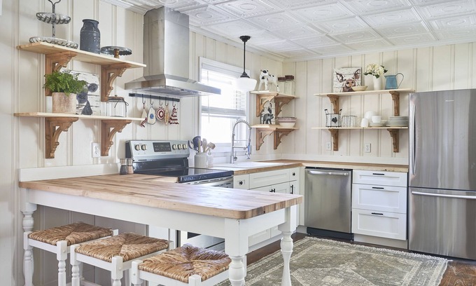 Kernersville Casa | Home - King Bed, Equipped Kitchen - Long Terms OK.