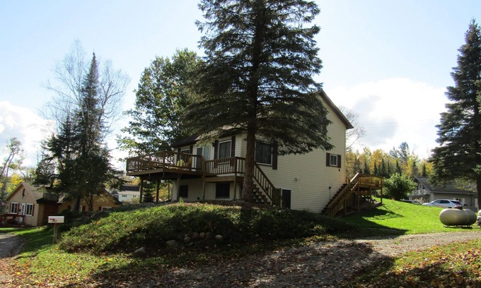Hale Casa | Home located in the quaint town of Hale. Home was all redone in 2020 ample room for everyone!
