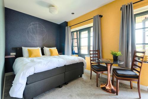 Centrum Apartamento | Home Near City Center - New Bathroom & Hotel Bed