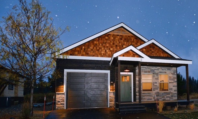 McCall Casa | Home on the Range - Premium Golf Course Home - Pet Friendly - Upgraded Finishes