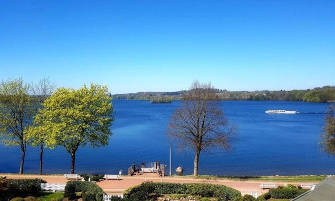 Malente Apartamento | Home port Dieksee with panoramic view directly on the Dieksee!