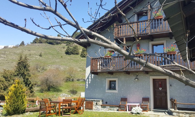 Antey-Saint-Andre Villa | Villa con vistas panorámicas, 4 dormitorios, 3 baños cerca de Cervinia