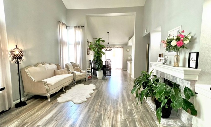 Antelope Casa | Home Sweet Home 3-bedroom house in Antelope