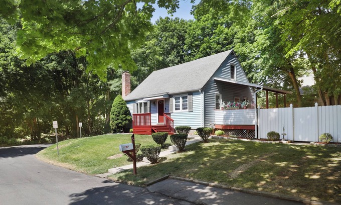 Danbury Casa | Home Sweet Home in Danbury