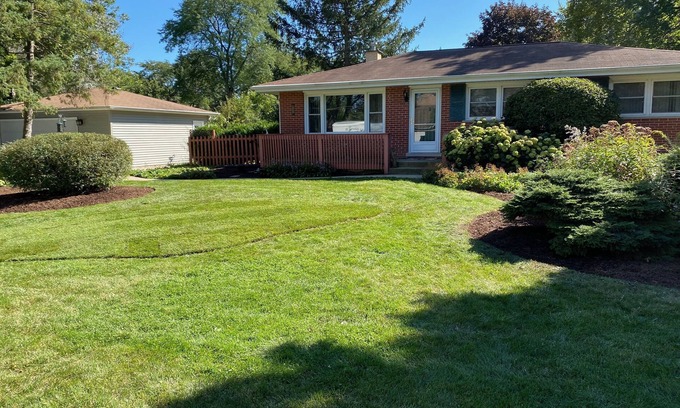 Lake Bluff Casa | Home Sweet Home, minutes to Great Lakes Naval Base