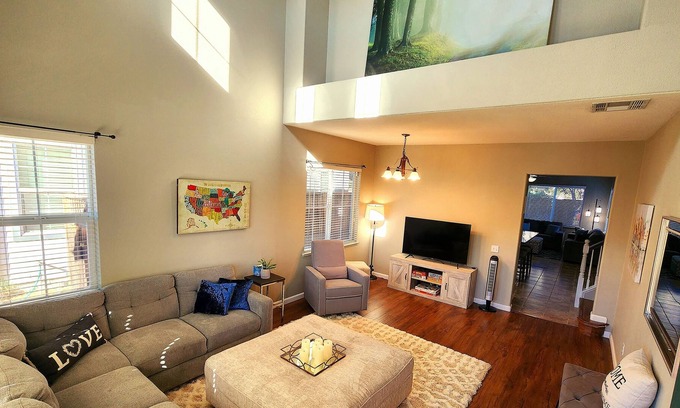 Turlock Casa | Home Sweet Home - Spacious Modern Home in Turlock