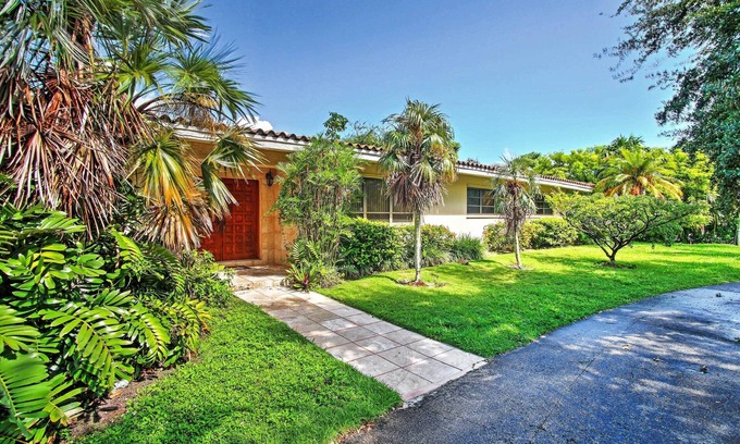 Pinecrest Casa | Exclusiva casa estilo Miami Ranch con piscina privada