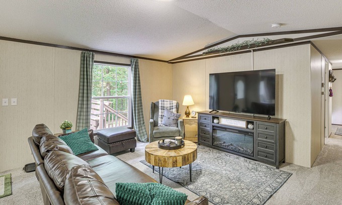 Wright City Casa | Home w/ Trail Access on 19 Acres in Wright City!