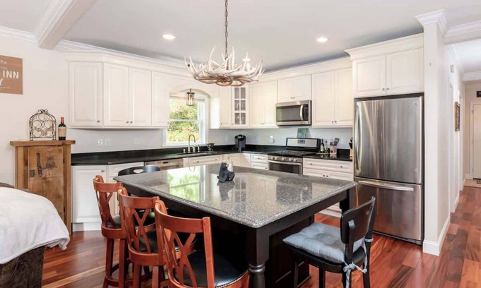 North Woodstock Casa | Home Walking Distance to Woodstock & Ice Castles