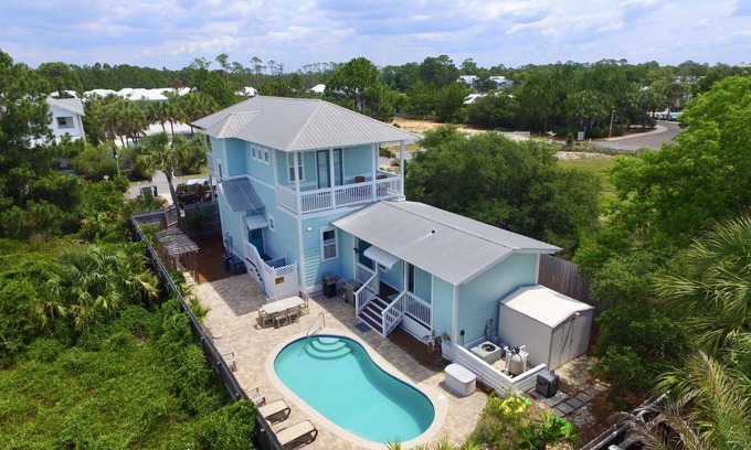 Village of Sugar Beach Casa | Home with Private Heated Pool 4 Bikes Golf Cart/option, Pet allowed-1 By the Sea